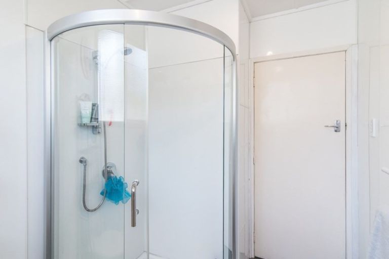 Photo of property in 5 Aorangi Road, Paraparaumu, 5032