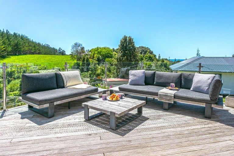 Photo of property in 108 Tuna Place, Onemana, Whangamata, 3691