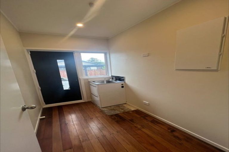 Photo of property in 75 Queen Street West, Levin, 5510