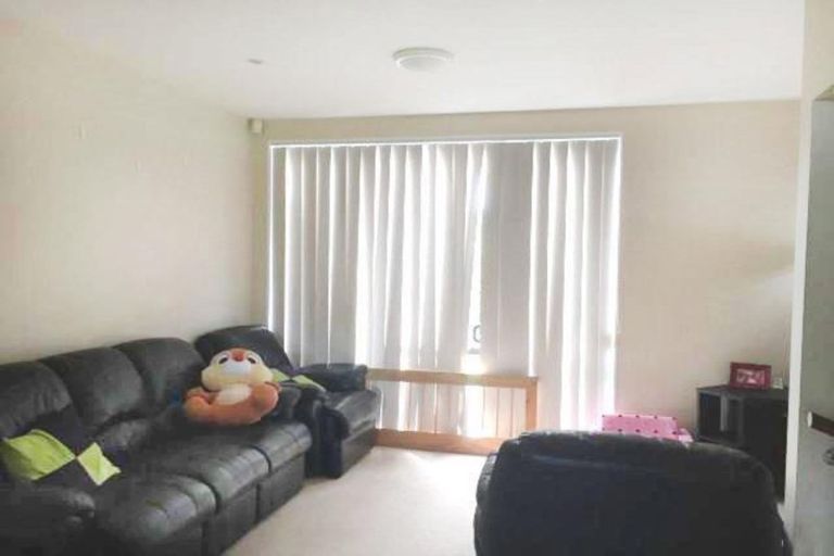 Photo of property in 6 Opito Way, East Tamaki, Auckland, 2013