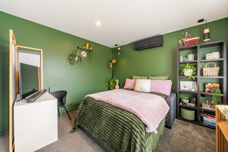 Photo of property in 32 King Charles Drive, Kingsley Heights, Upper Hutt, 5018