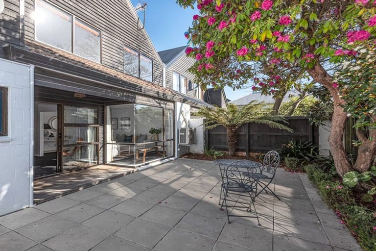 Photo of property in 2/27 Shrewsbury Street, Merivale, Christchurch, 8014