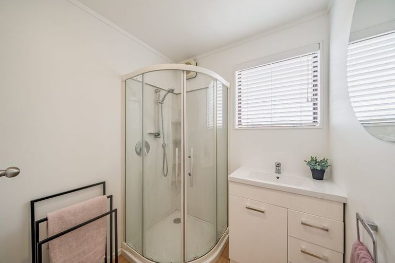 Photo of property in 13 King Charles Drive, Kingsley Heights, Upper Hutt, 5018