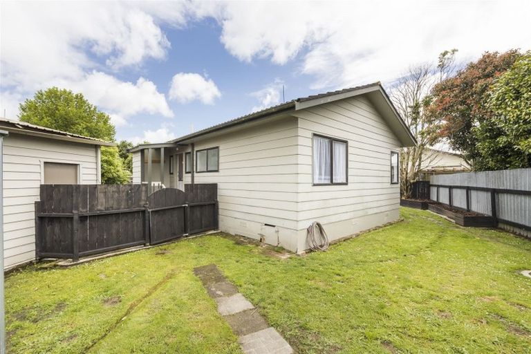Photo of property in 3a Pluto Place, Milson, Palmerston North, 4414