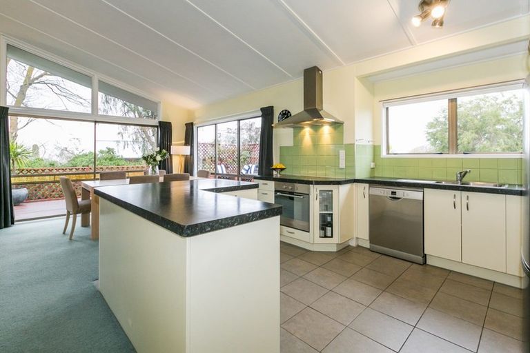 Photo of property in 27 James Cook Street, Havelock North, 4130