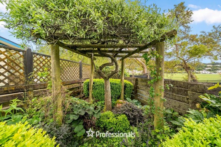 Photo of property in 294 Stokes Valley Road, Stokes Valley, Lower Hutt, 5019