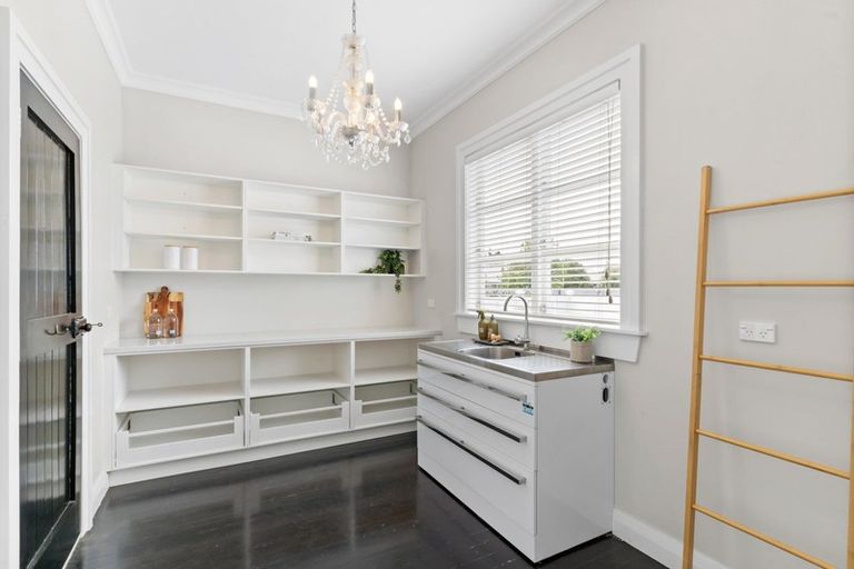 Photo of property in 14 Cotter Street, Greytown, 5712