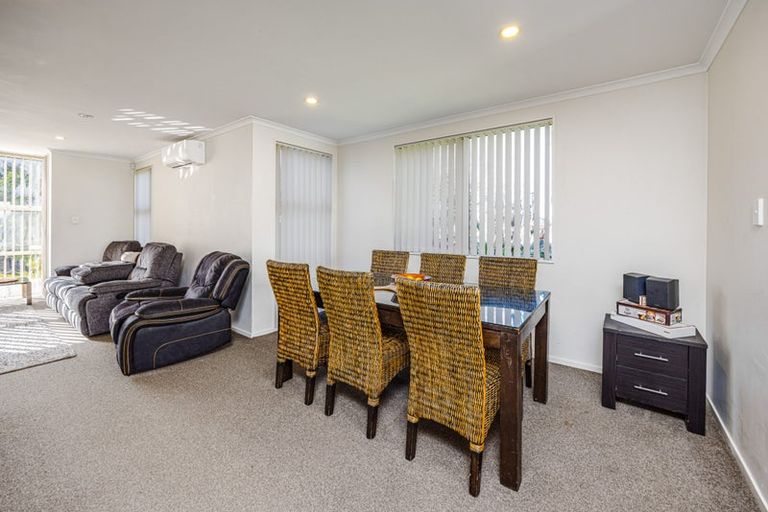 Photo of property in 13 Phar Lap Crescent, Takanini, 2112