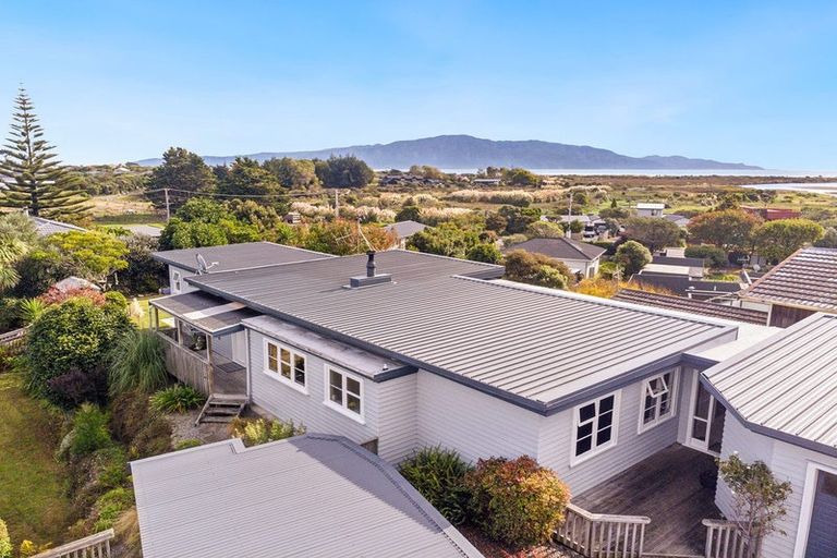 Photo of property in 6 Ruru Road, Otaihanga, Paraparaumu, 5036