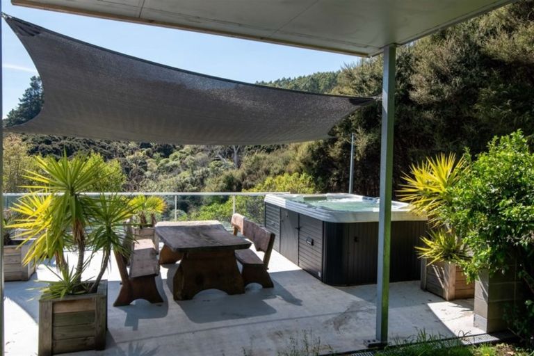 Photo of property in 2 Langlois Lane, Akaroa, 7520