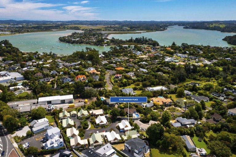 Photo of property in 2/34 Waipuia Place, Greenhithe, Auckland, 0632
