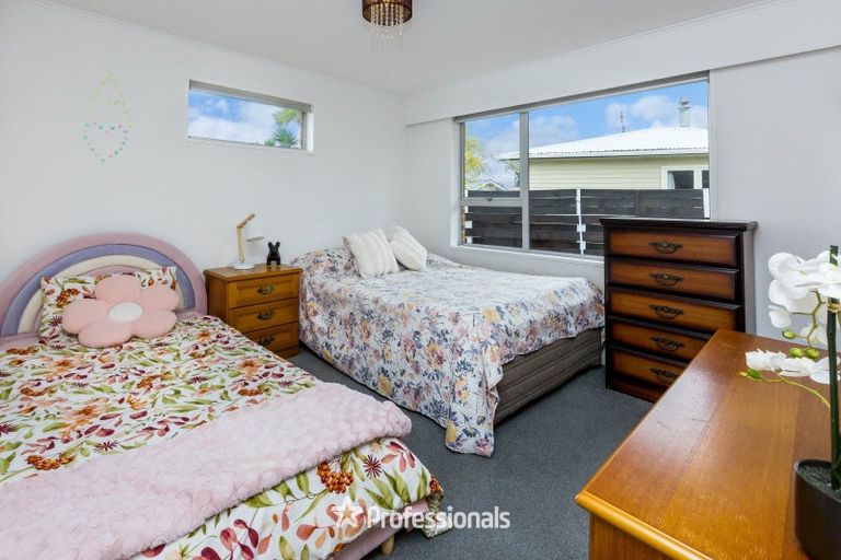 Photo of property in 15a Bonnie Glen Crescent, Ebdentown, Upper Hutt, 5018