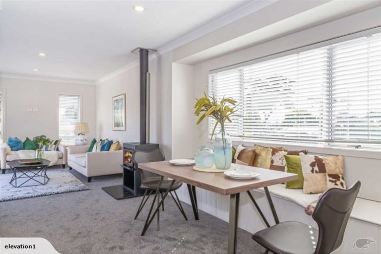 Photo of property in 69 Buscomb Avenue, Henderson, Auckland, 0610