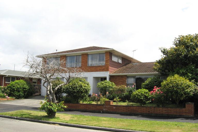Photo of property in 24 Rosedale Place, Avonhead, Christchurch, 8042