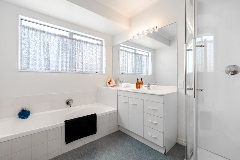 Photo of property in 52 Stephens Place, Hairini, Tauranga, 3112