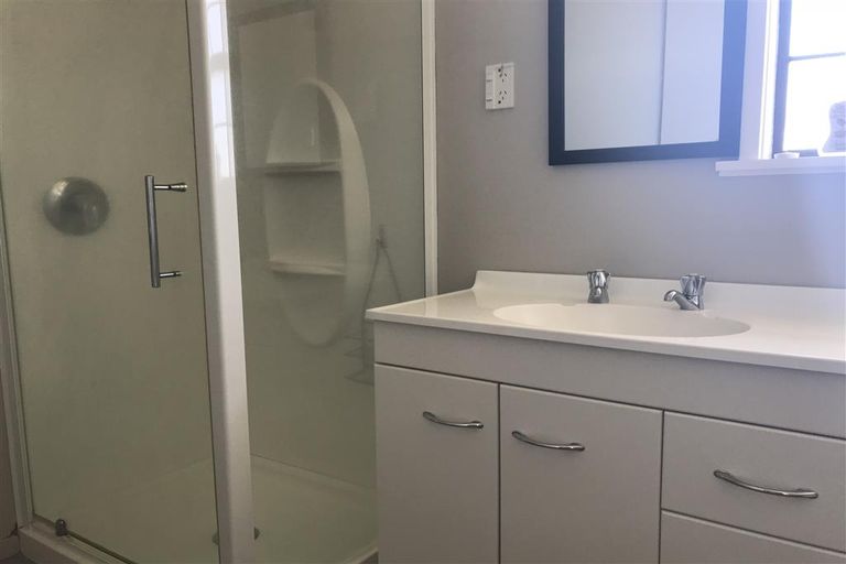 Photo of property in 4 Bellevue Road, Brookfield, Tauranga, 3110