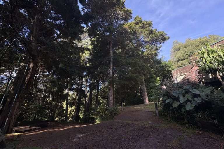 Photo of property in 235 Forest Road, Waiatarua, Auckland, 0612