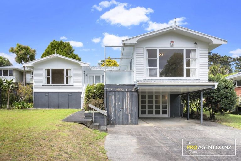 Photo of property in 50 Rimutaka Place, Titirangi, Auckland, 0604