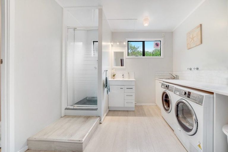 Photo of property in 18 Redmount Place, Red Hill, Papakura, 2110