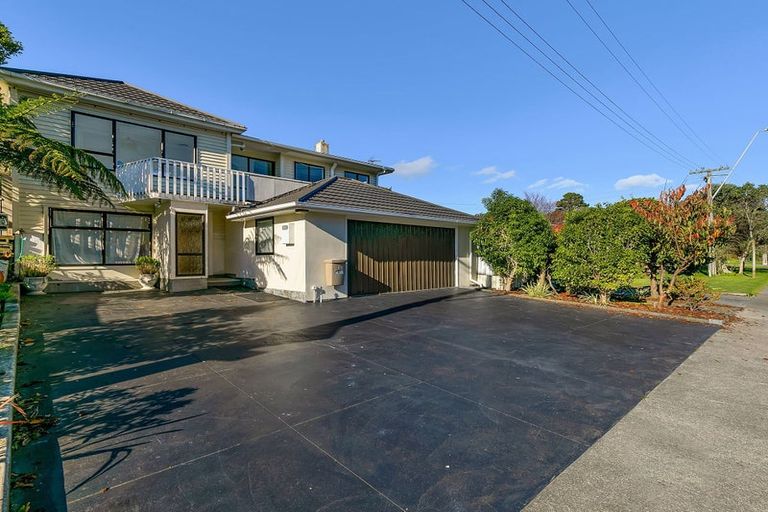 Photo of property in 40 Hinau Street, Tawa, Wellington, 5028