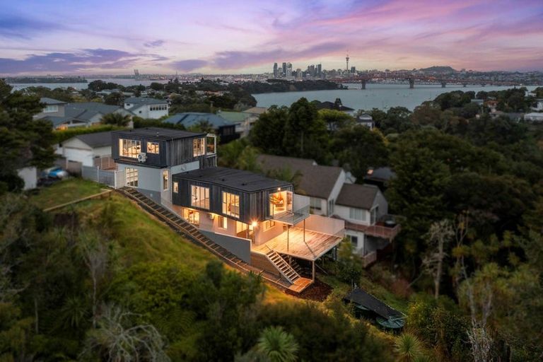 Photo of property in 35a Seaview Avenue, Northcote, Auckland, 0627