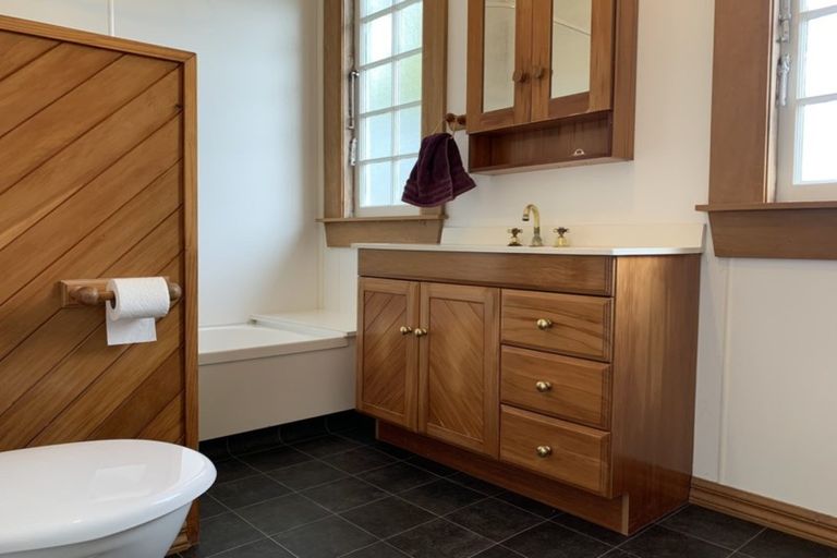 Photo of property in 27 Miro Street, Takaro, Palmerston North, 4410