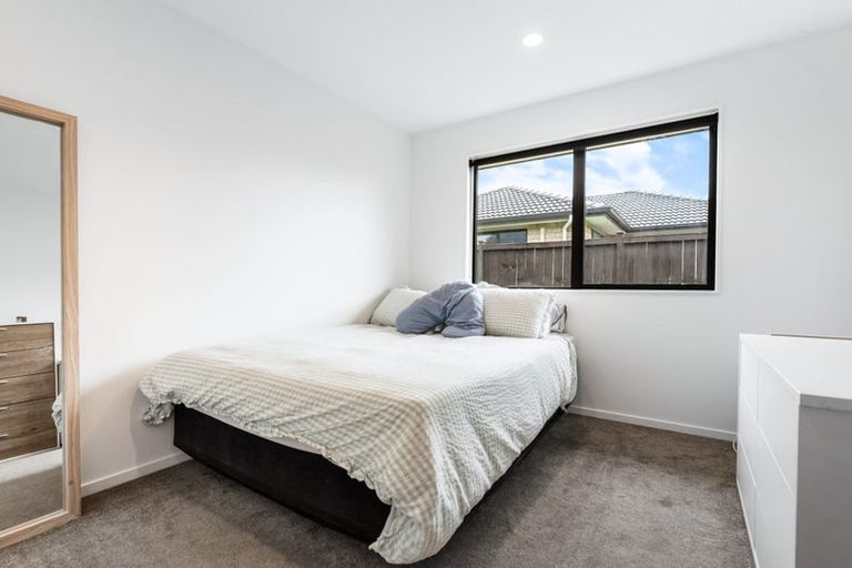 Photo of property in 5 Kahika Grove, Huapai, Kumeu, 0810