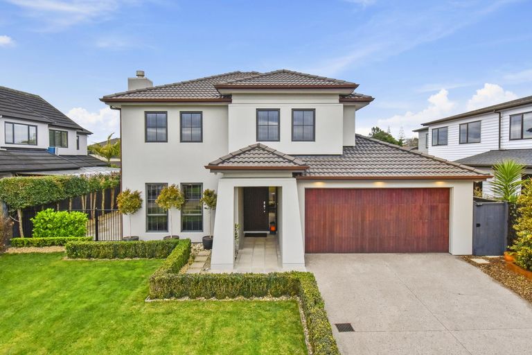 Photo of property in 14 Corsica Way, Karaka, Papakura, 2113