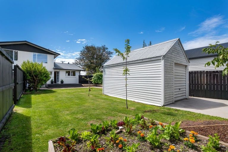 Photo of property in 1/33 Searells Road, Strowan, Christchurch, 8052