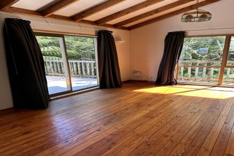 Photo of property in 20a Onehuka Road, Tirohanga, Lower Hutt, 5010