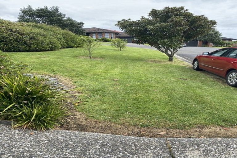 Photo of property in 40 Sunvista Avenue, Oteha, Auckland, 0632