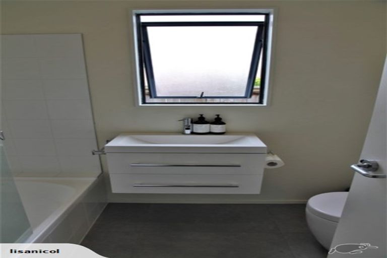 Photo of property in 2/14 Coronation Street, Belmont, Auckland, 0622