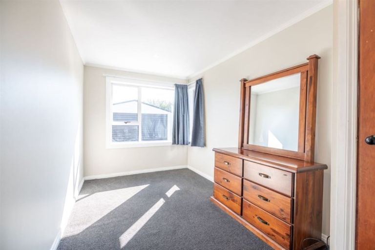 Photo of property in 30 Dickson Crescent, Hornby, Christchurch, 8042