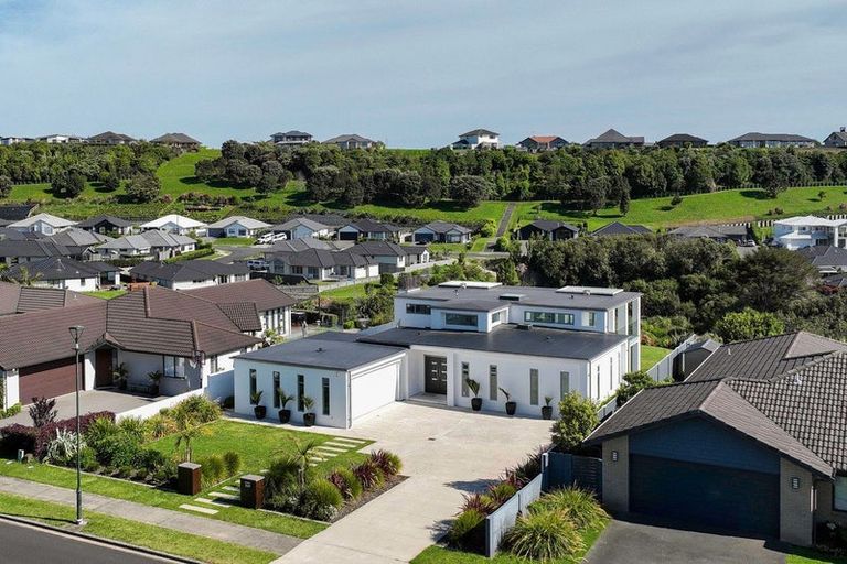 Photo of property in 51 Lynley Park Drive, Omokoroa, 3114