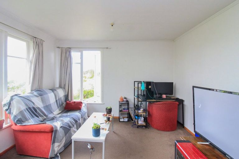 Photo of property in 28 Arapiko Street, Johnsonville, Wellington, 6037