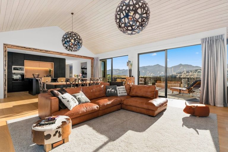 Photo of property in 10 Glenelg Lane, Jacks Point, 9371