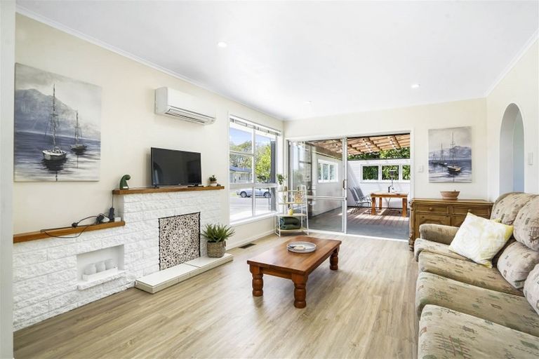 Photo of property in 49 Rhonda Avenue, Deanwell, Hamilton, 3206