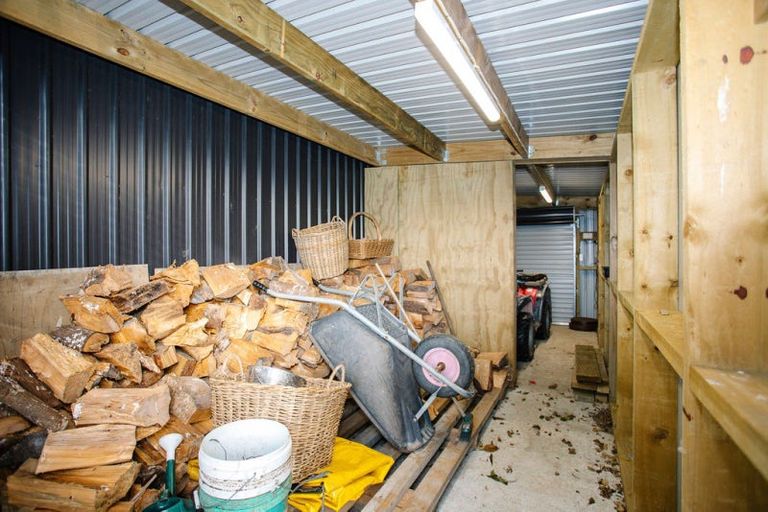 Photo of property in 77120a State Highway 2, Dannevirke, 4977