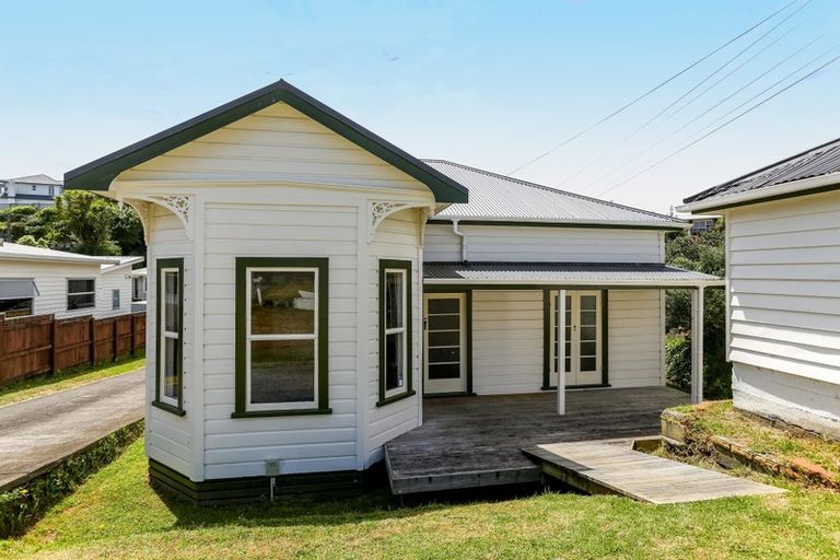Photo of property in 43 Lorna Street, Lynmouth, New Plymouth, 4310