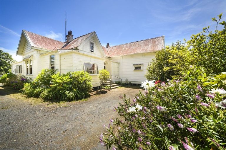 Photo of property in 2603 Kimbolton Road, Kiwitea, Feilding, 4777