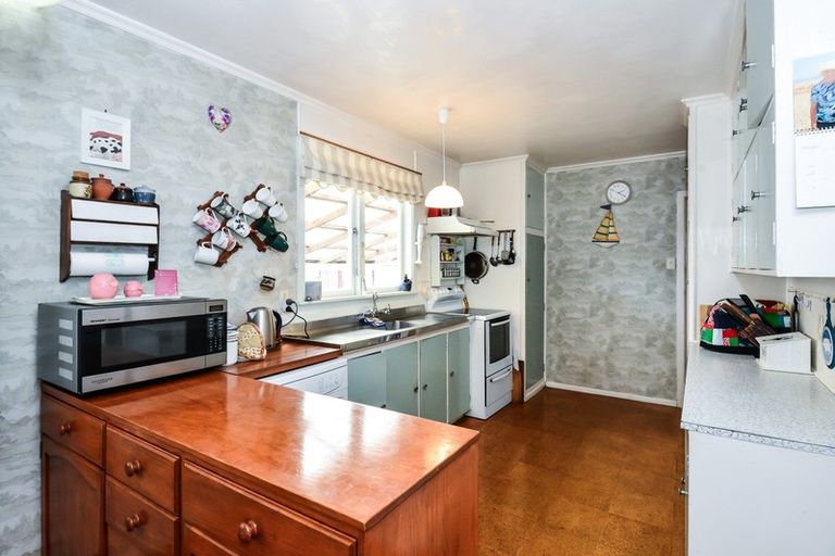 Photo of property in 100 Forest Lake Road, Forest Lake, Hamilton, 3200