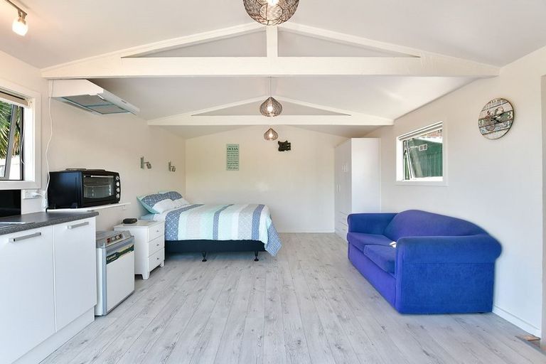 Photo of property in 18 Te Kapa Place, Snells Beach, 0920