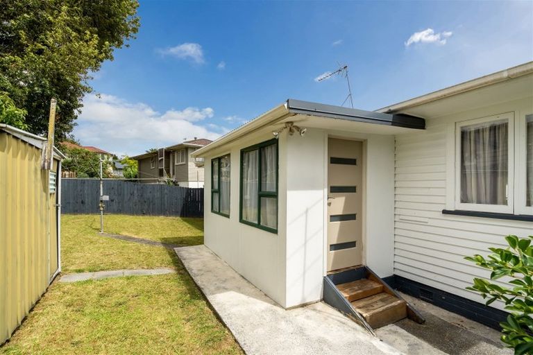 Photo of property in 44 Kohekohe Street, New Lynn, Auckland, 0600