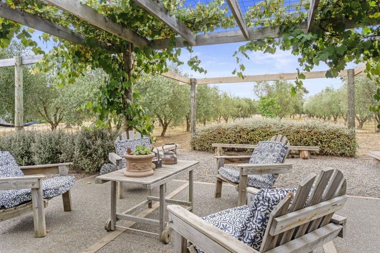 Photo of property in 179 Racecourse Road, Amberley, 7482