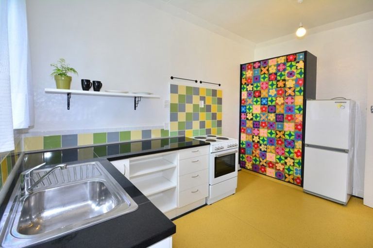 Photo of property in 37 Sutherland Street, Dunedin Central, Dunedin, 9016