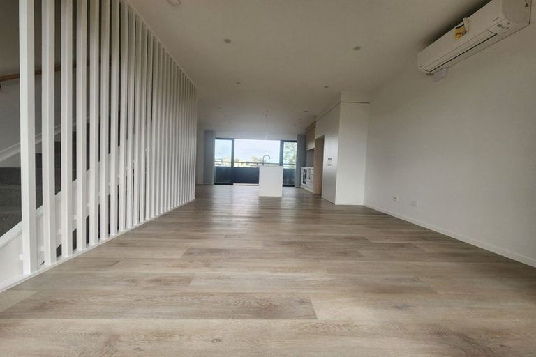 Photo of property in 15 Tiraumea Drive, Pakuranga, Auckland, 2010