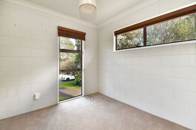 Photo of property in 22 Amorino Drive, Red Beach, 0932