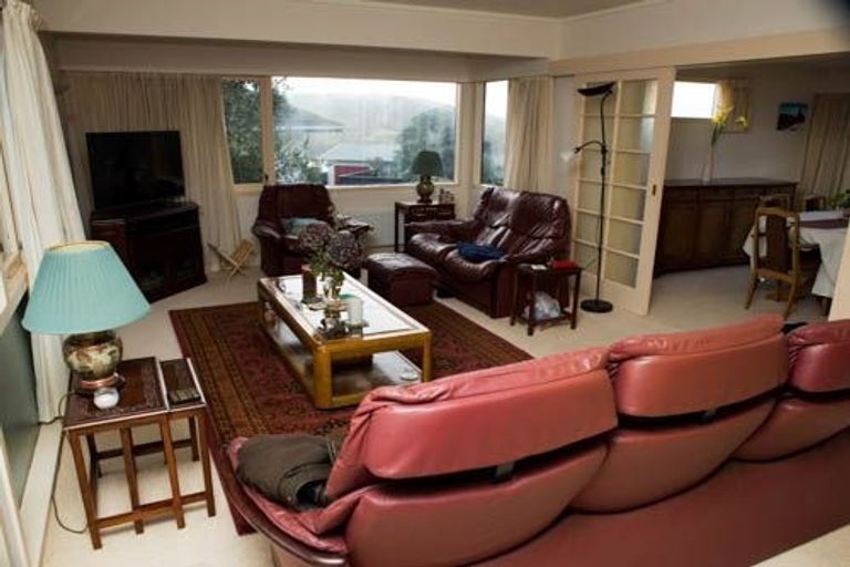 Photo of property in 6 Doon Grove, Papakowhai, Porirua, 5024