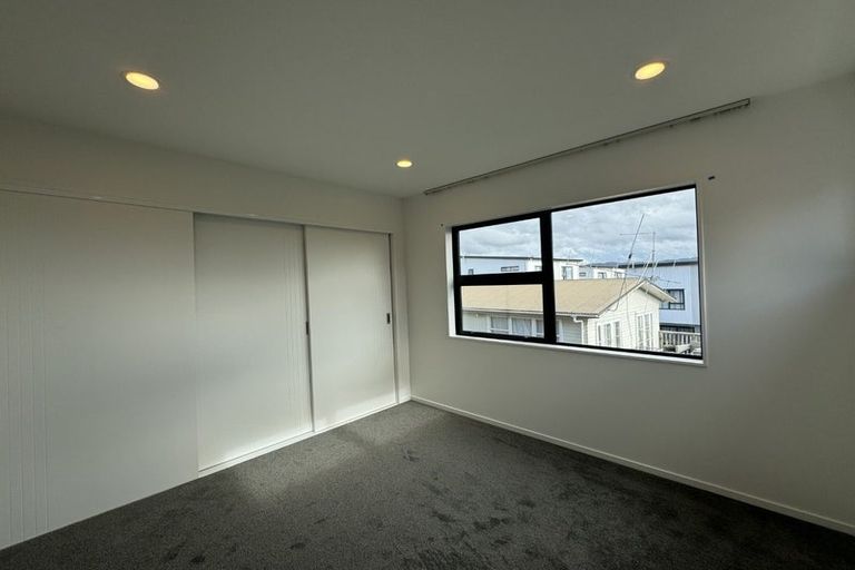 Photo of property in 4/28 Lavelle Road, Henderson, Auckland, 0612
