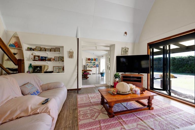 Photo of property in 9 Beach Road, Patea, 4520